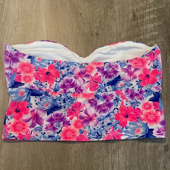 VS PINK floral and rhinestone strapless bralette - Picture 3 of 6